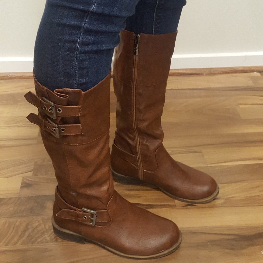 Brown buckle boots